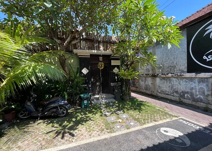 Kubu D Kubu - 3 Bedroom - Villa Legian